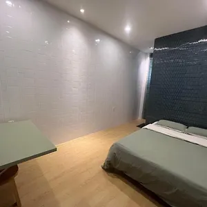 Meow & Cafe Hotel