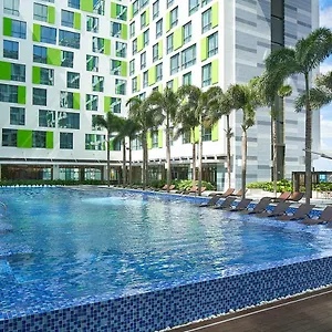 5* Hotel & Saigon Airport By Ihg